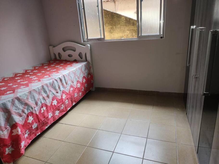 Casa De 2 Qts Perto Estacao *